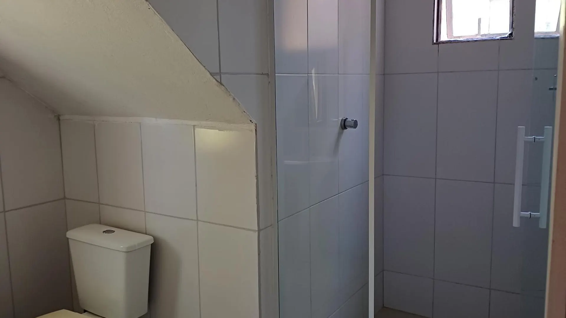 宾馆 Balneário Camboriú Casa Familiar Estaleiro酒店