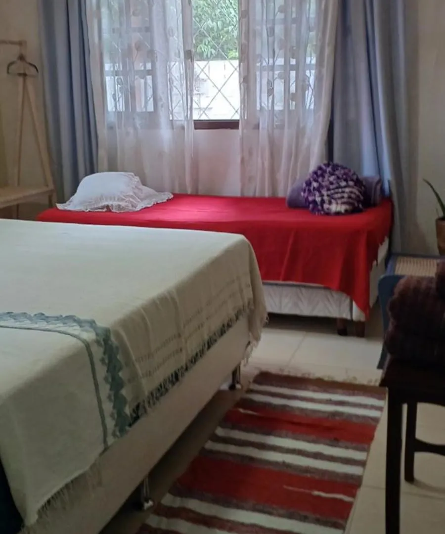宾馆 Balneário Camboriú Casa Familiar Estaleiro酒店